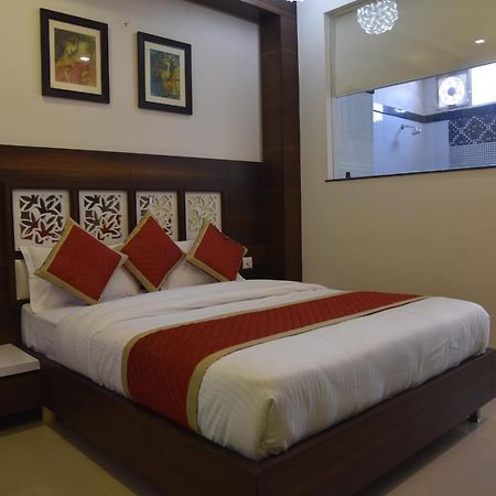 โอโย 10391 โฮเต็ล รอยัล ซันไชน์ Bed & Breakfast ชัยปุระ ภายนอก รูปภาพ
