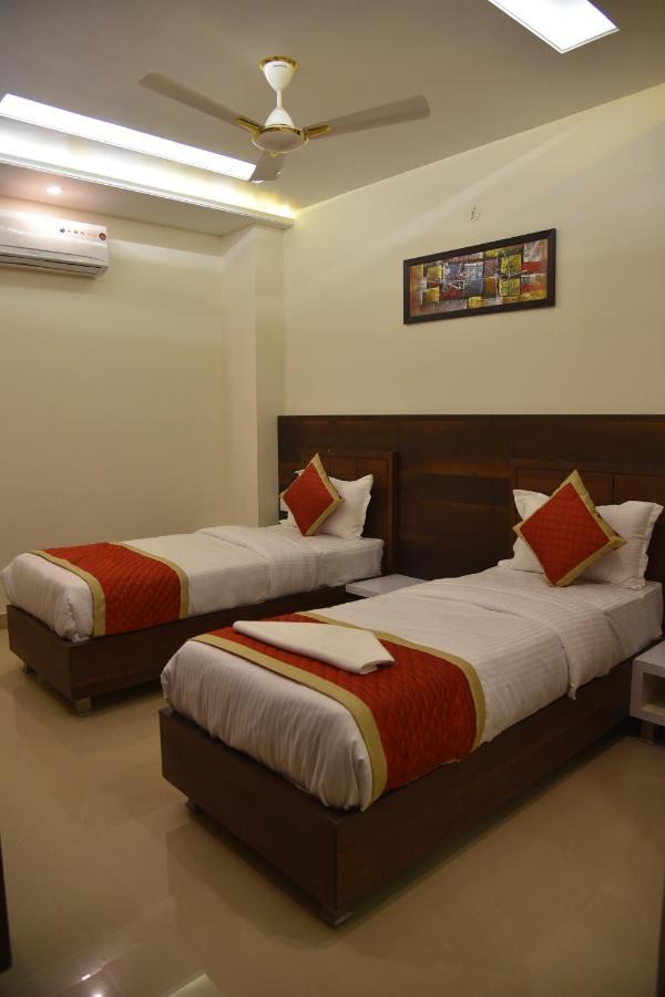 โอโย 10391 โฮเต็ล รอยัล ซันไชน์ Bed & Breakfast ชัยปุระ ภายนอก รูปภาพ