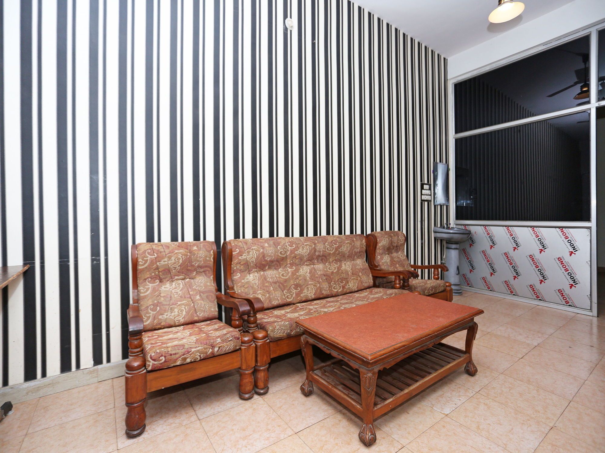 โอโย 10391 โฮเต็ล รอยัล ซันไชน์ Bed & Breakfast ชัยปุระ ภายนอก รูปภาพ