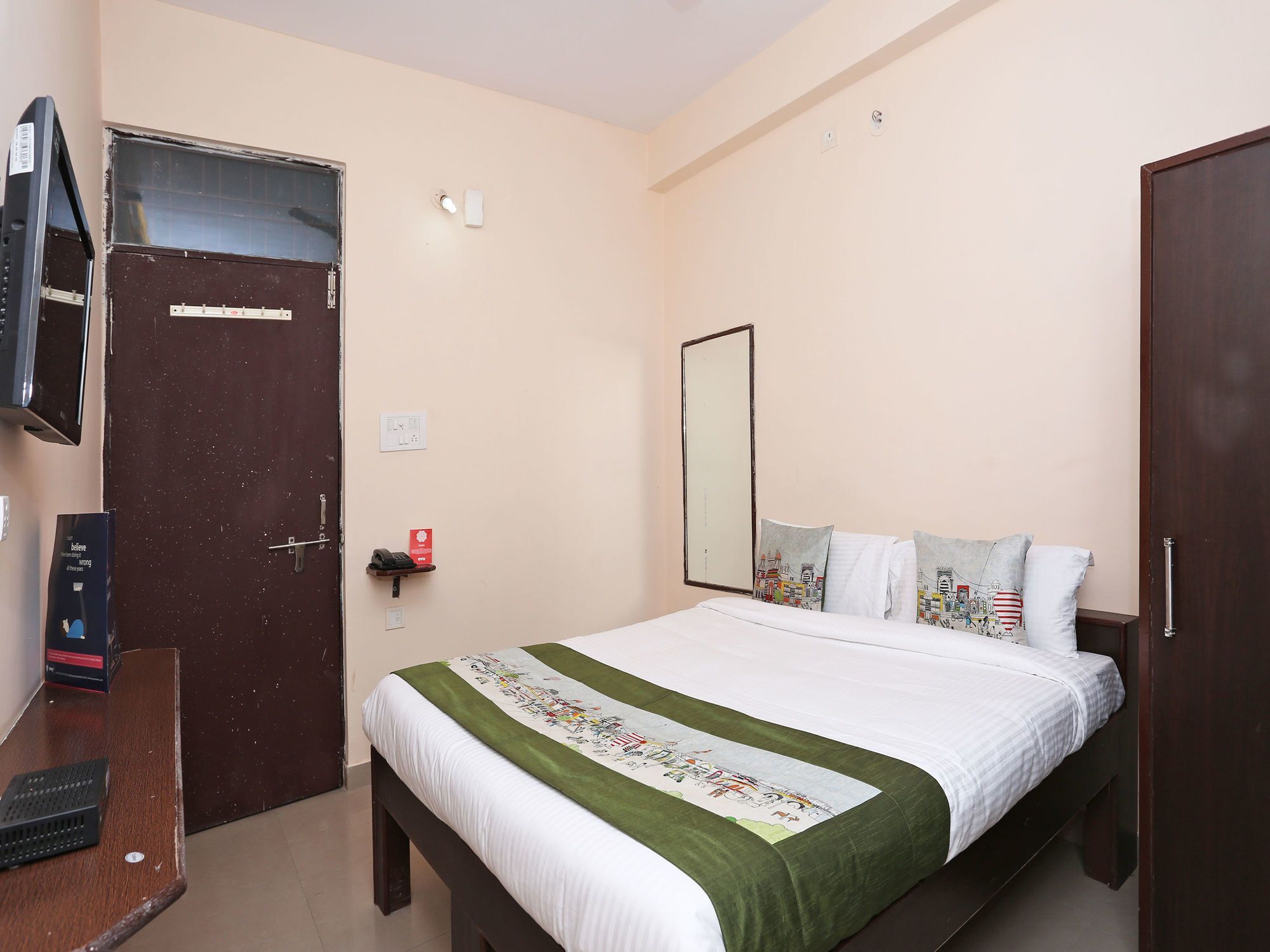 โอโย 10391 โฮเต็ล รอยัล ซันไชน์ Bed & Breakfast ชัยปุระ ภายนอก รูปภาพ